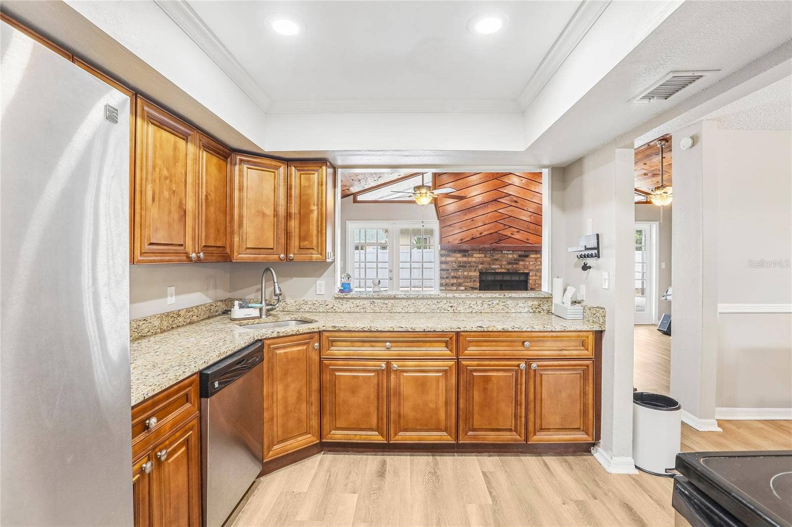 700 13TH COURT SW, Largo, FL 33770 700 13TH COURT SW, Largo, FL 33770