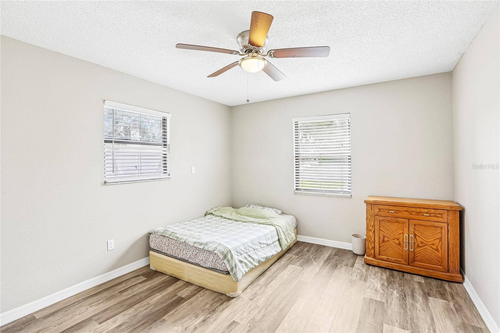 700 13TH COURT SW, Largo, FL 33770 700 13TH COURT SW, Largo, FL 33770