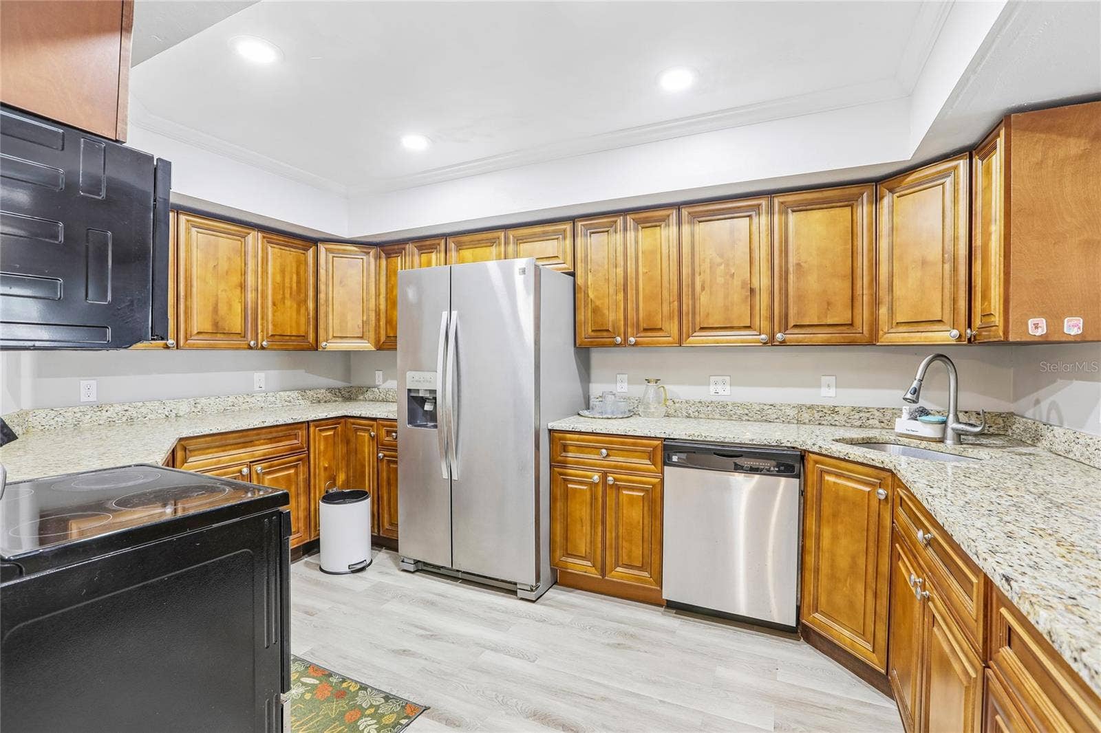 700 13TH COURT SW, Largo, FL 33770 700 13TH COURT SW, Largo, FL 33770