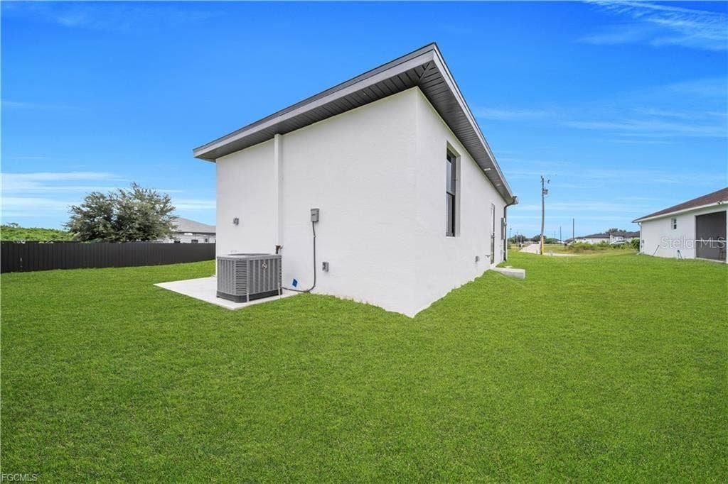 382 PAULINE AVE, Lehigh Acres, FL 33974
