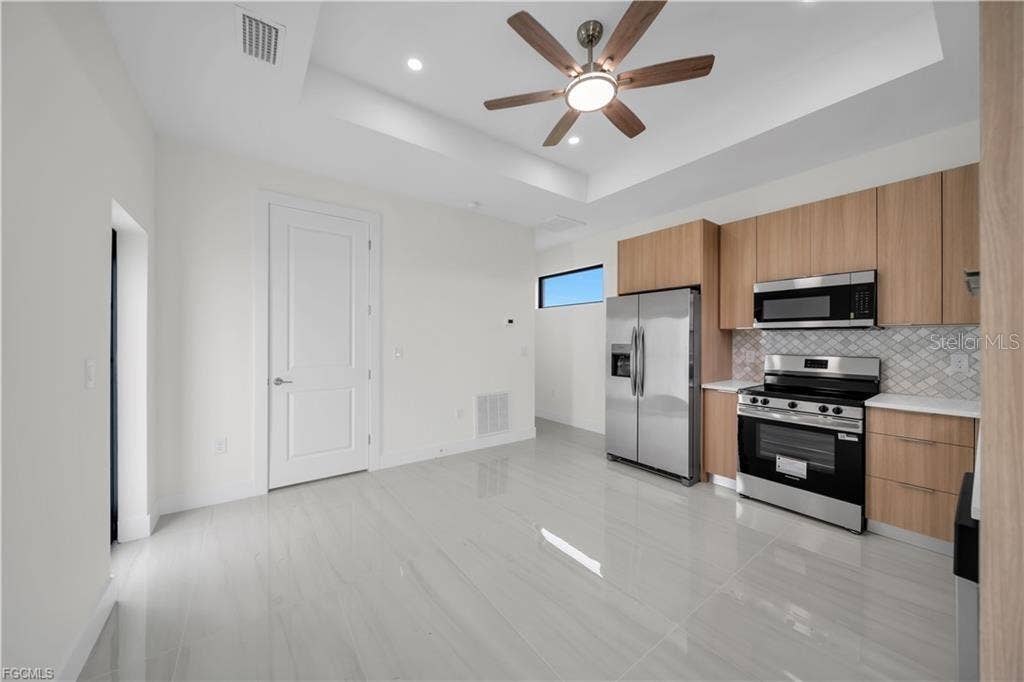382 PAULINE AVE, Lehigh Acres, FL 33974