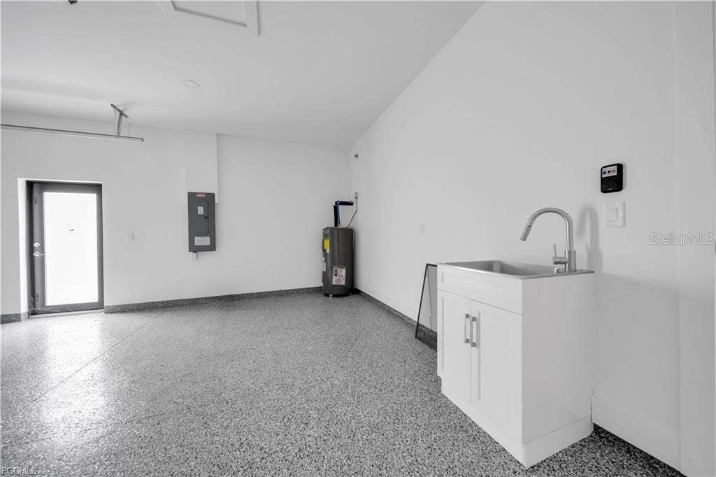 382 PAULINE AVE, Lehigh Acres, FL 33974