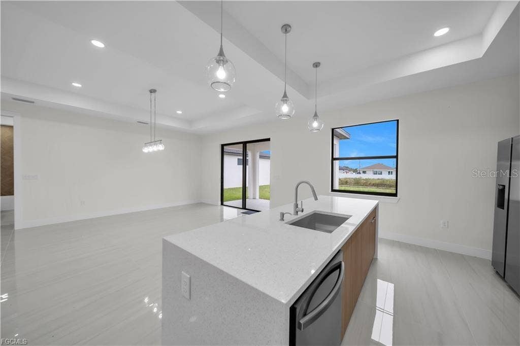 382 PAULINE AVE, Lehigh Acres, FL 33974
