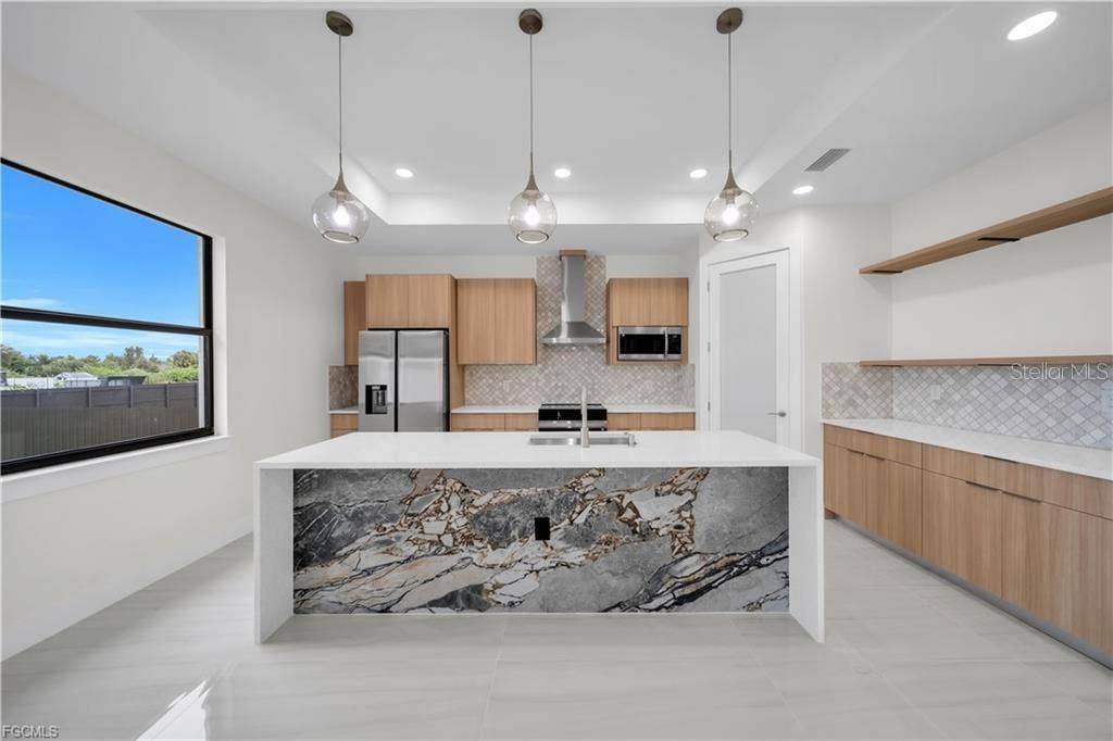 382 PAULINE AVE, Lehigh Acres, FL 33974