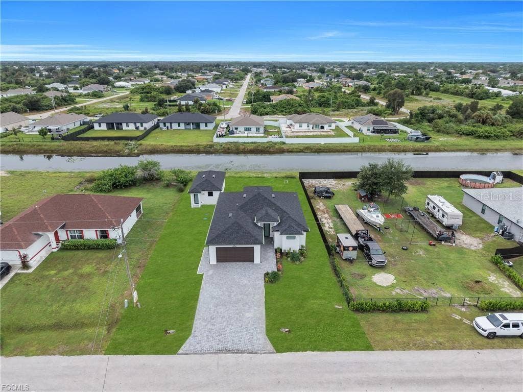 382 PAULINE AVE, Lehigh Acres, FL 33974