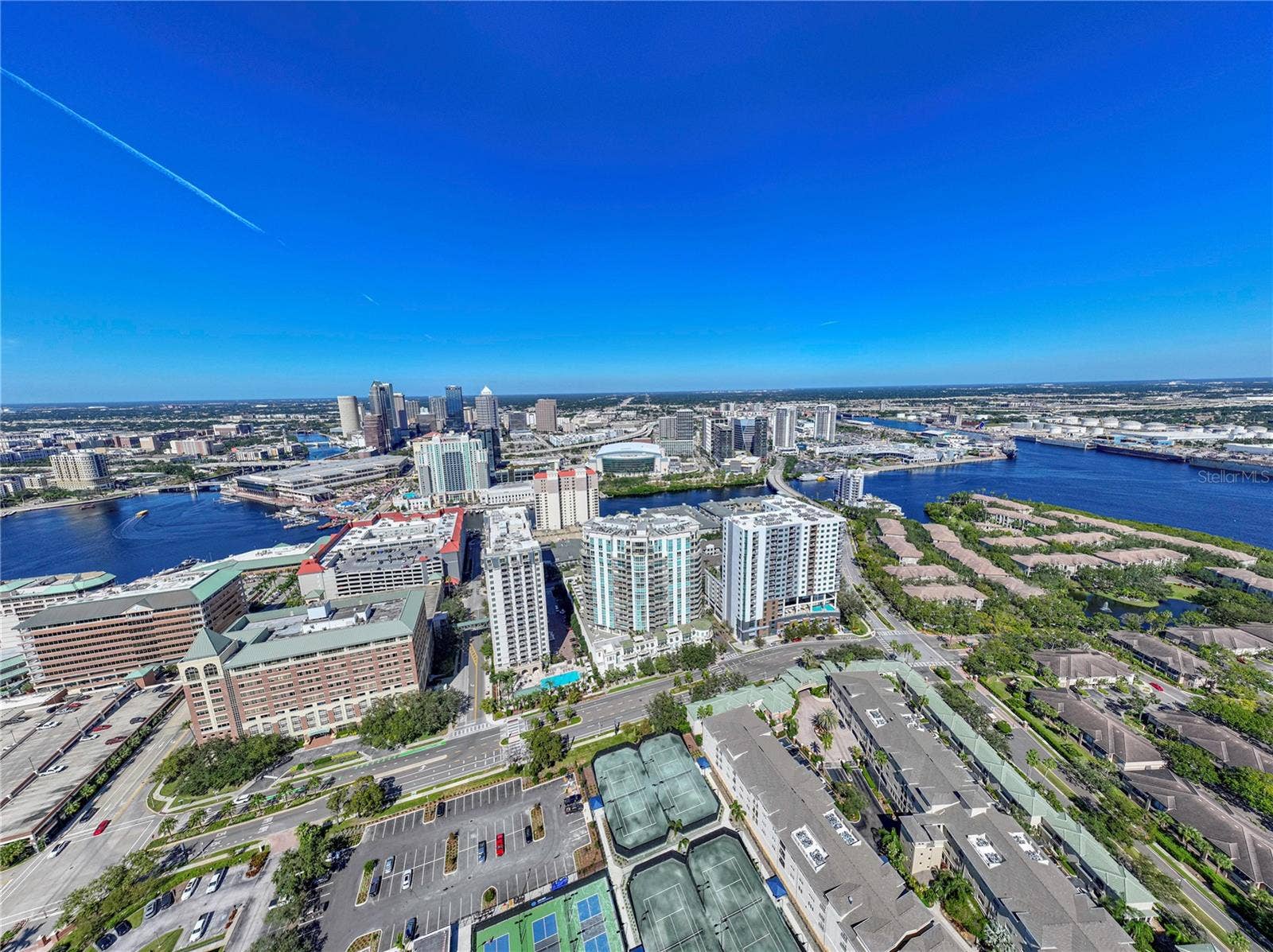 450 KNIGHTS RUN AVENUE, #405, Tampa, FL 33602 450 KNIGHTS RUN AVENUE, #405, Tampa, FL 33602