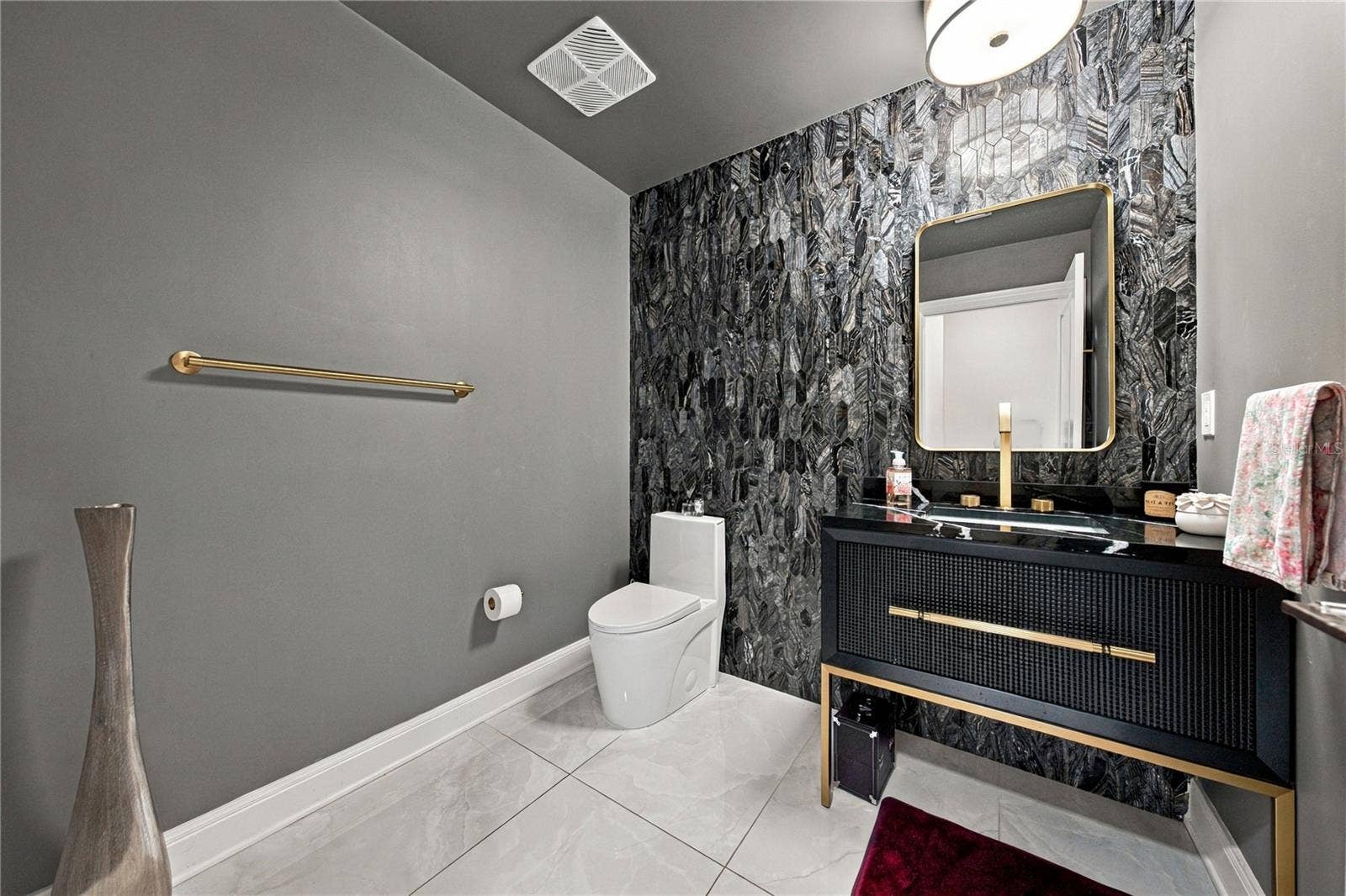 450 KNIGHTS RUN AVENUE, #405, Tampa, FL 33602 450 KNIGHTS RUN AVENUE, #405, Tampa, FL 33602