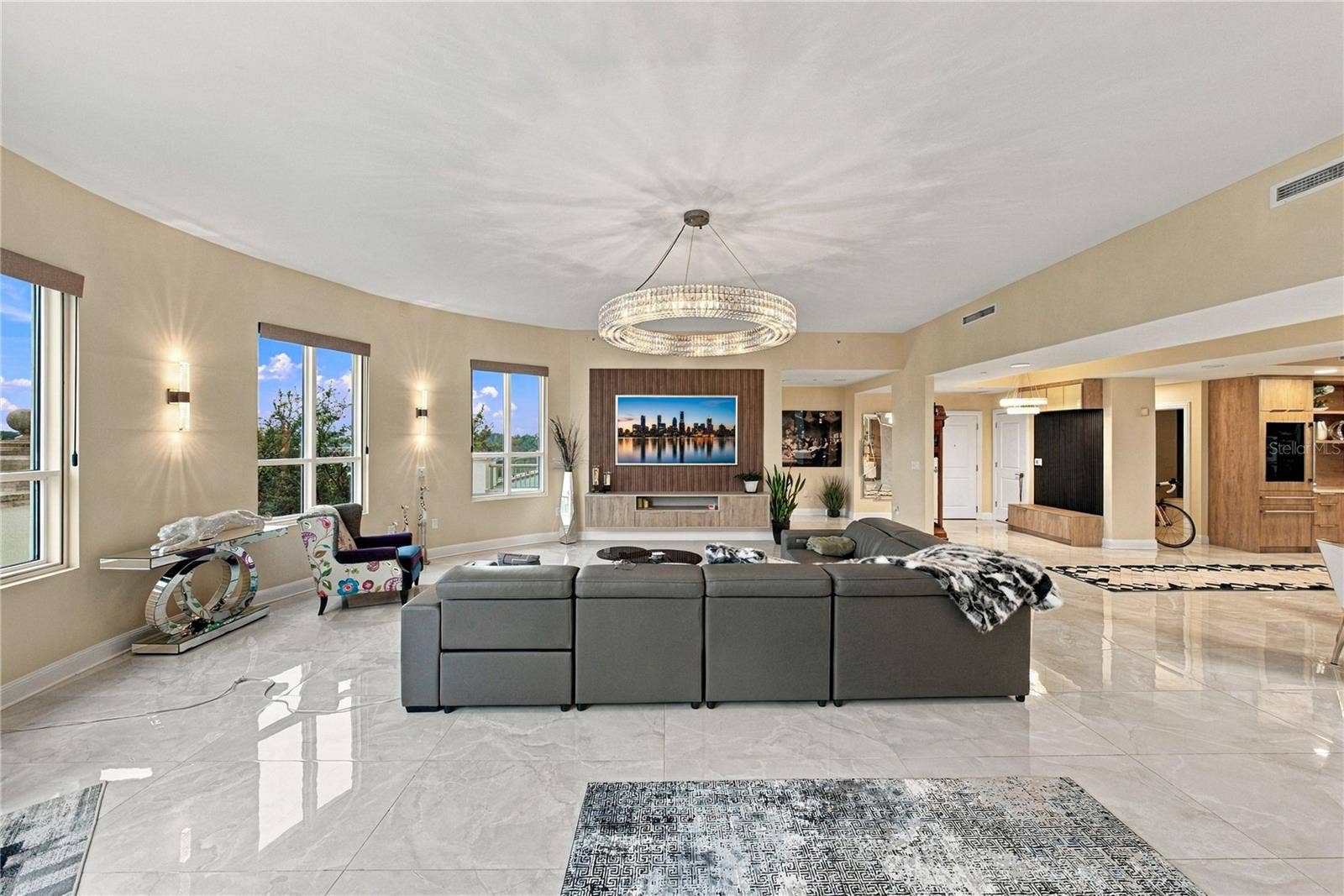 450 KNIGHTS RUN AVENUE, #405, Tampa, FL 33602 450 KNIGHTS RUN AVENUE, #405, Tampa, FL 33602