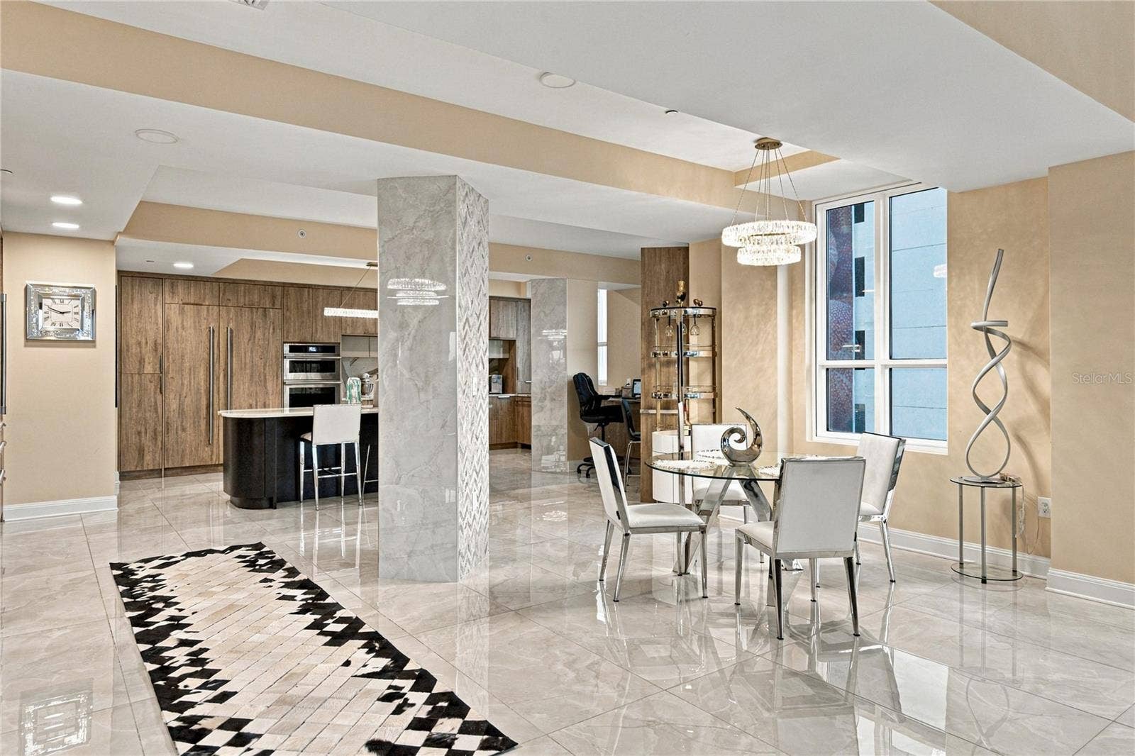 450 KNIGHTS RUN AVENUE, #405, Tampa, FL 33602 450 KNIGHTS RUN AVENUE, #405, Tampa, FL 33602