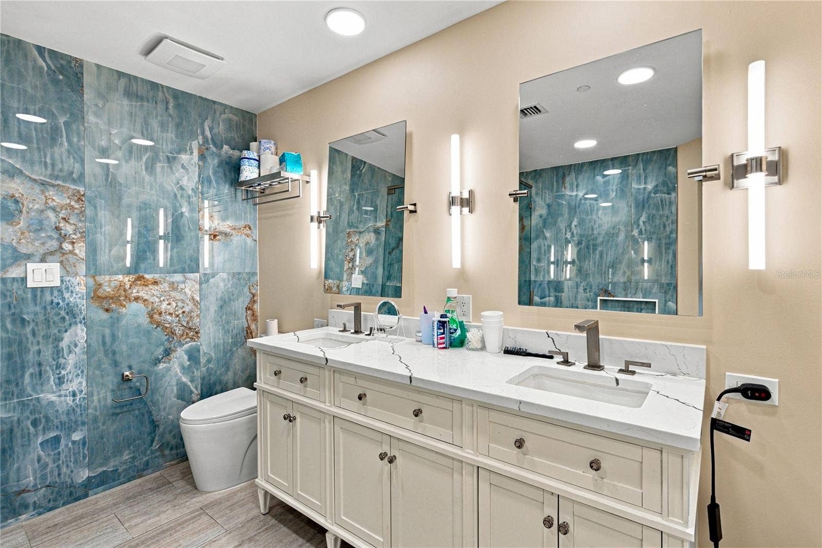 450 KNIGHTS RUN AVENUE, #405, Tampa, FL 33602 450 KNIGHTS RUN AVENUE, #405, Tampa, FL 33602