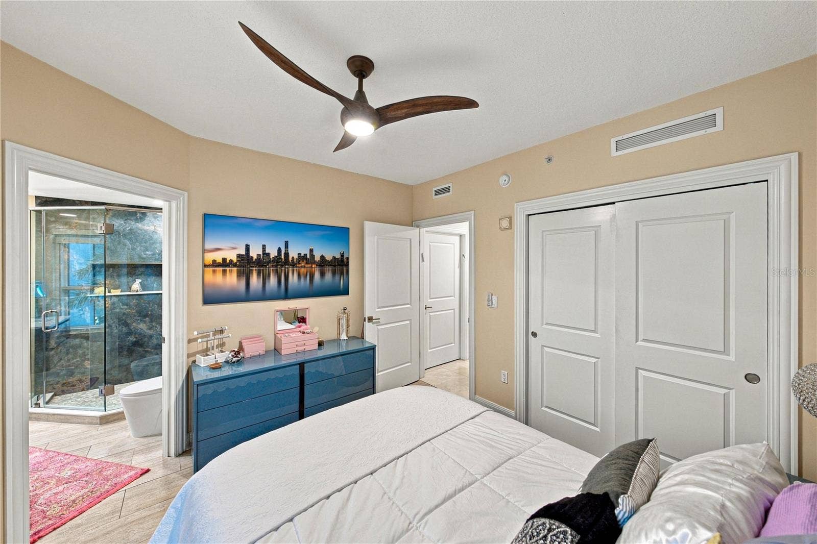 450 KNIGHTS RUN AVENUE, #405, Tampa, FL 33602 450 KNIGHTS RUN AVENUE, #405, Tampa, FL 33602