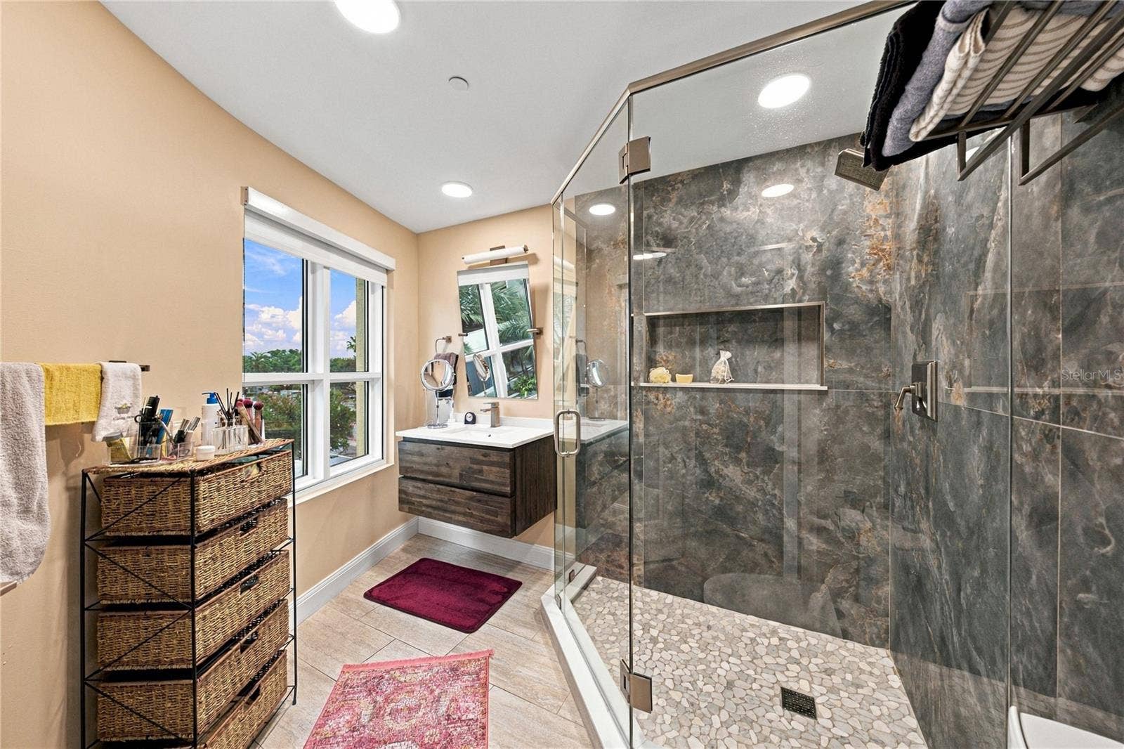 450 KNIGHTS RUN AVENUE, #405, Tampa, FL 33602 450 KNIGHTS RUN AVENUE, #405, Tampa, FL 33602