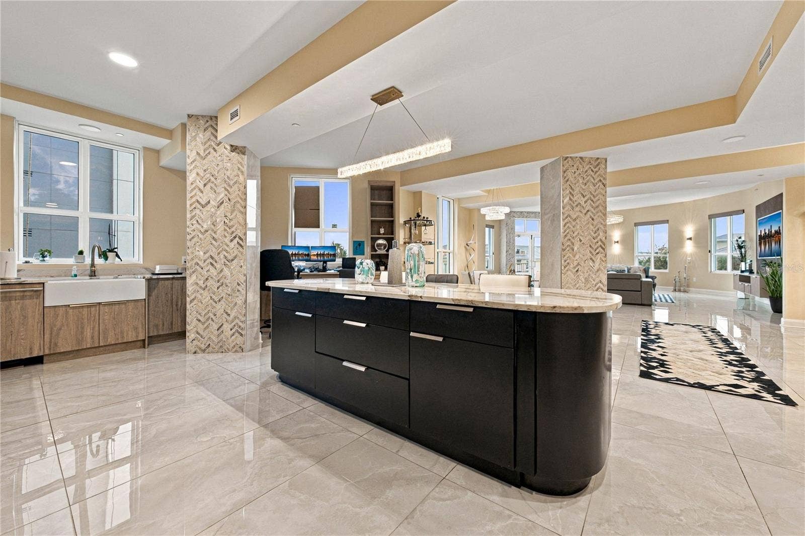 450 KNIGHTS RUN AVENUE, #405, Tampa, FL 33602 450 KNIGHTS RUN AVENUE, #405, Tampa, FL 33602