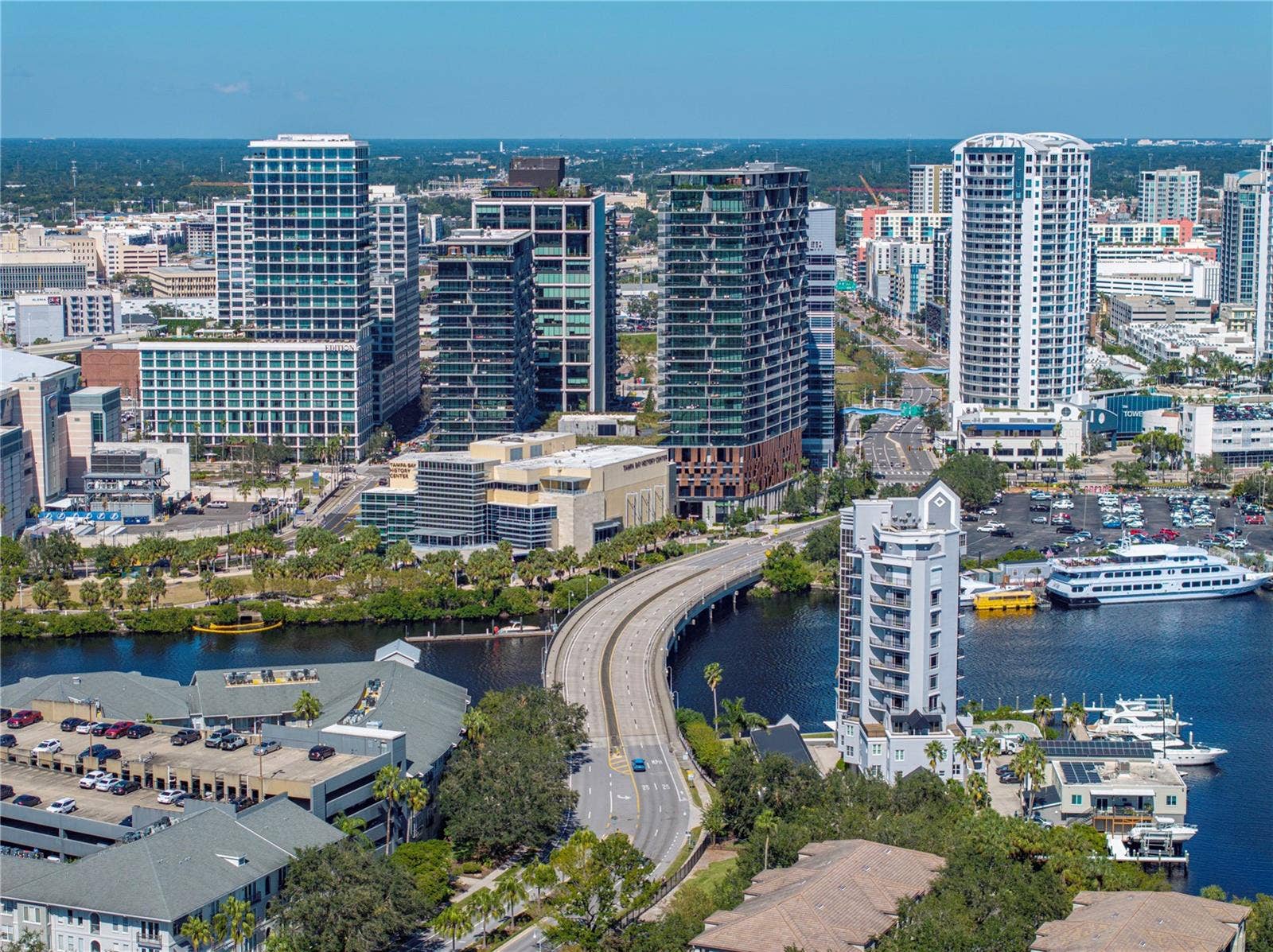 450 KNIGHTS RUN AVENUE, #405, Tampa, FL 33602 450 KNIGHTS RUN AVENUE, #405, Tampa, FL 33602