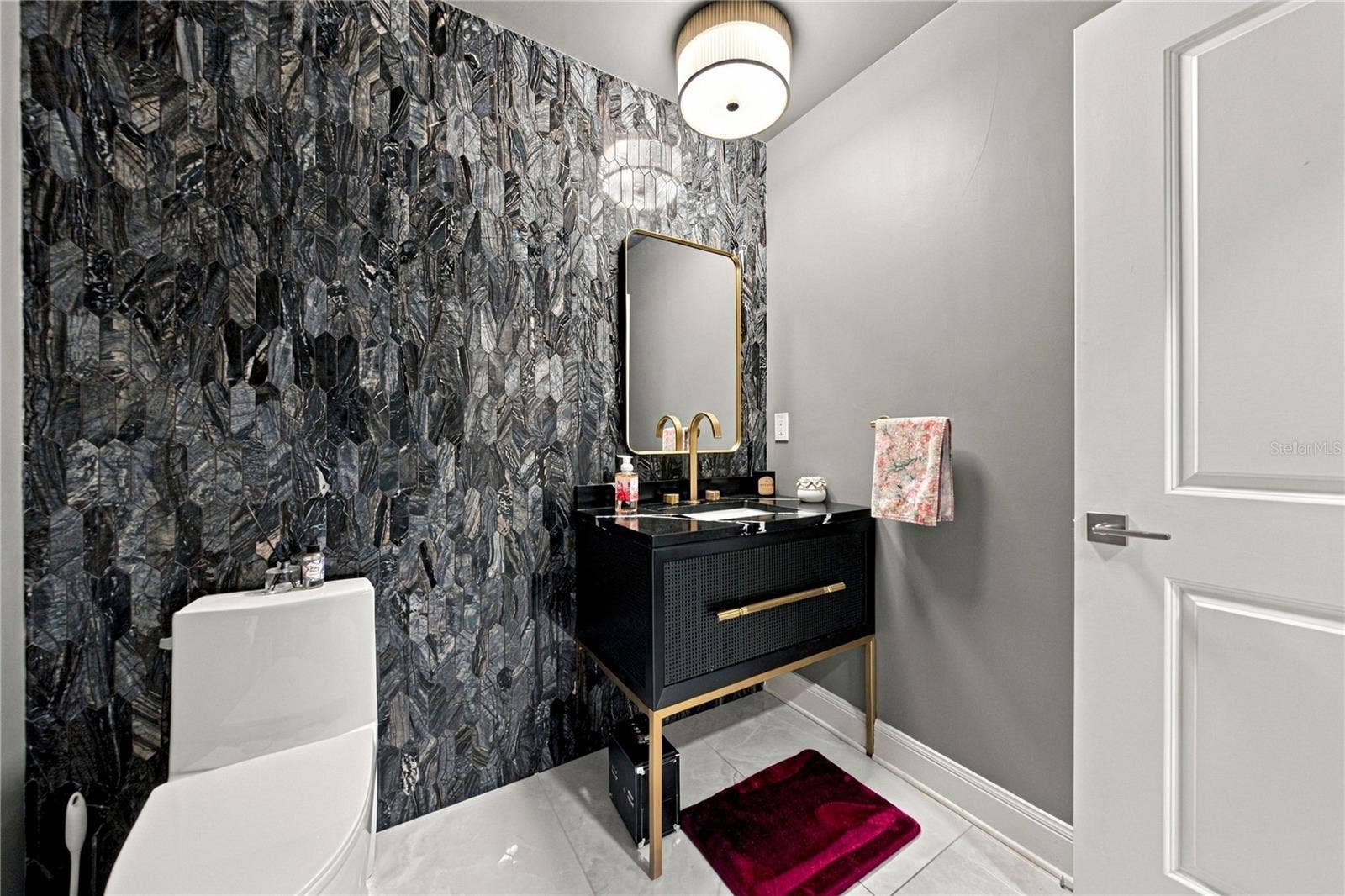 450 KNIGHTS RUN AVENUE, #405, Tampa, FL 33602 450 KNIGHTS RUN AVENUE, #405, Tampa, FL 33602