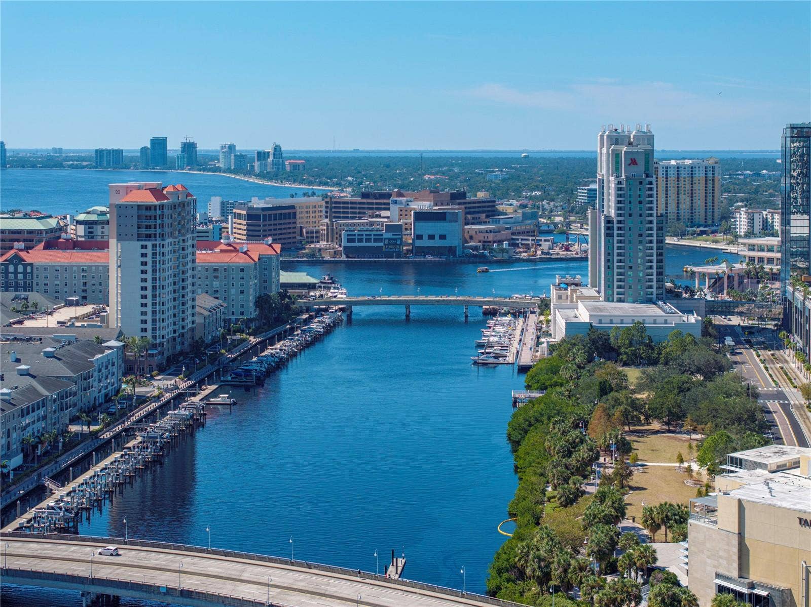 450 KNIGHTS RUN AVENUE, #405, Tampa, FL 33602 450 KNIGHTS RUN AVENUE, #405, Tampa, FL 33602