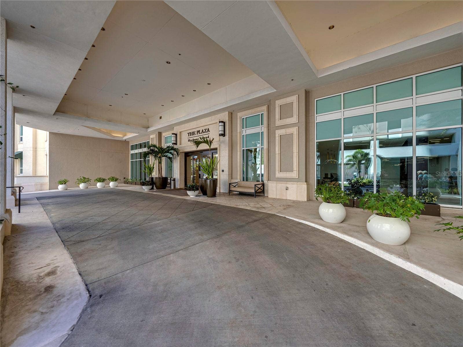 450 KNIGHTS RUN AVENUE, #405, Tampa, FL 33602 450 KNIGHTS RUN AVENUE, #405, Tampa, FL 33602