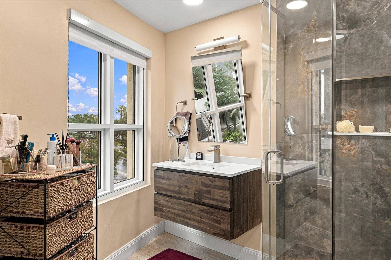 450 KNIGHTS RUN AVENUE, #405, Tampa, FL 33602 450 KNIGHTS RUN AVENUE, #405, Tampa, FL 33602