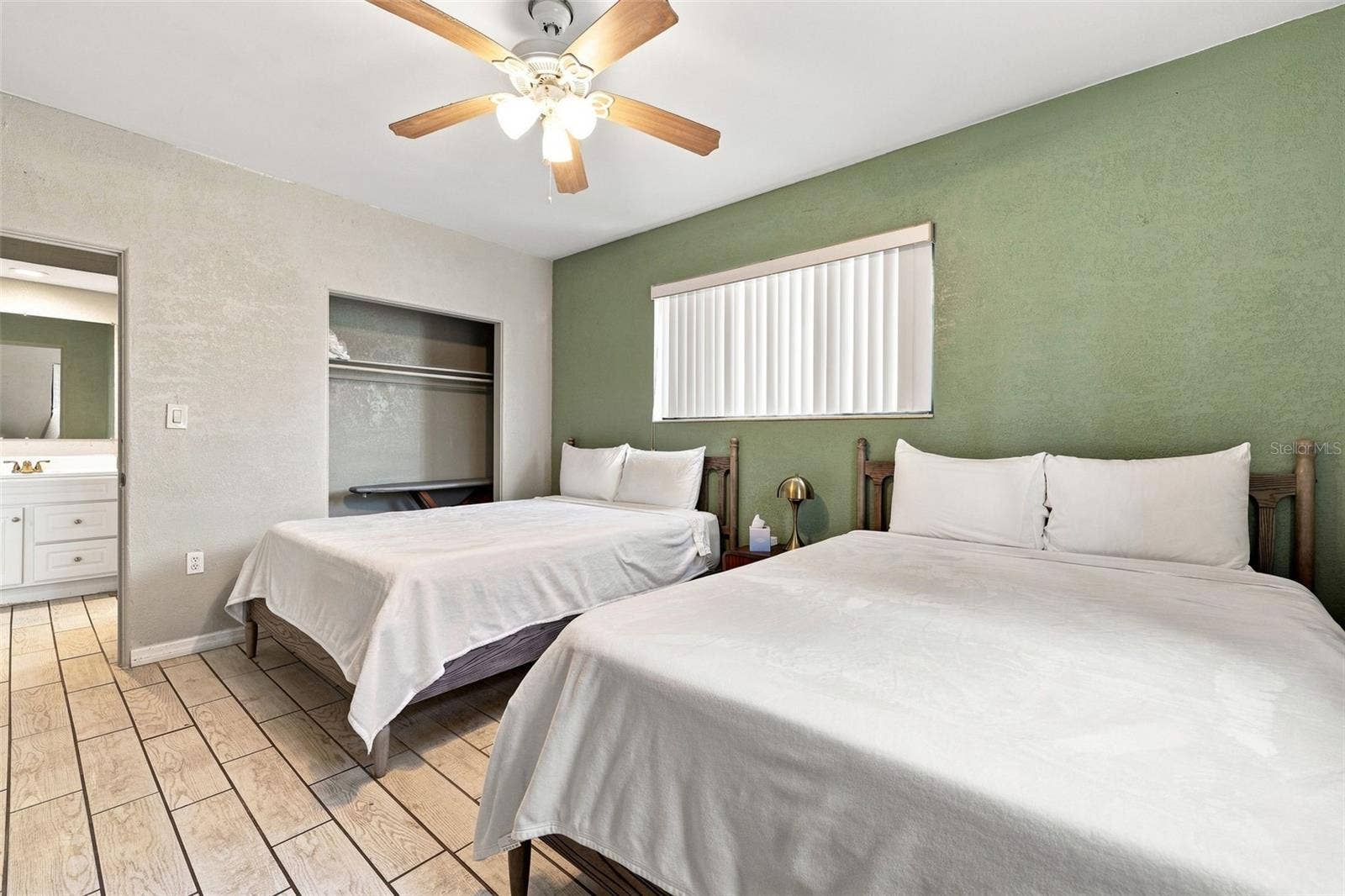 10450 GULF BOULEVARD, Treasure Island, FL 33706 10450 GULF BOULEVARD, Treasure Island, FL 33706