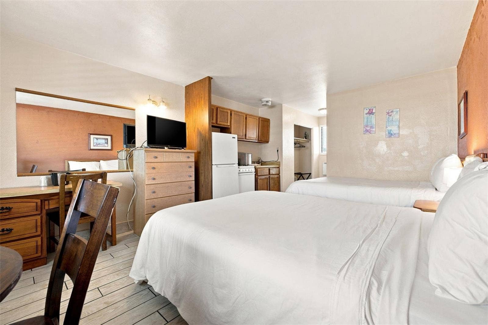 10450 GULF BOULEVARD, Treasure Island, FL 33706 10450 GULF BOULEVARD, Treasure Island, FL 33706
