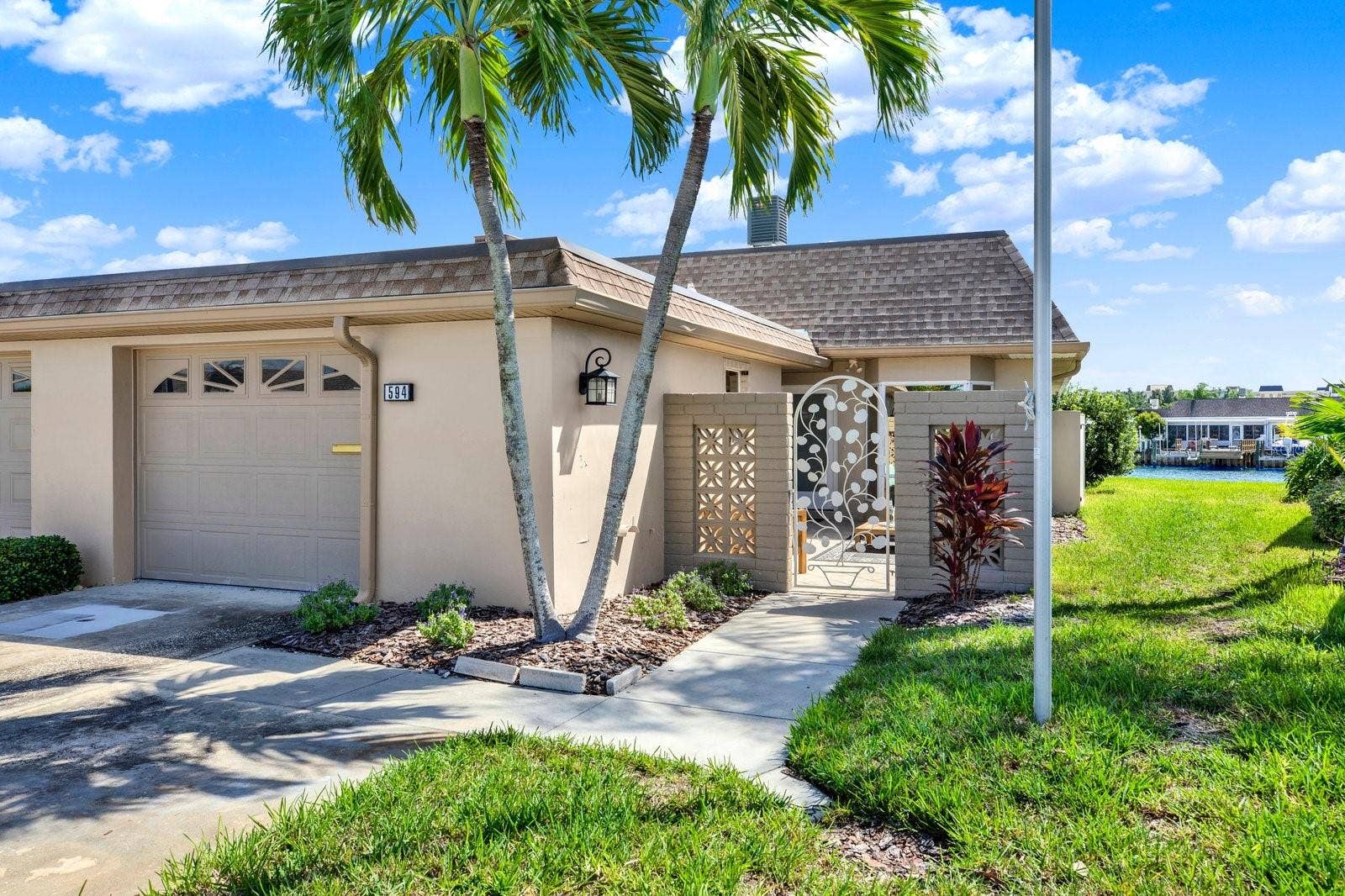 594 BOCA CIEGA POINT BOULEVARD N, St Petersburg, FL 33708 Front Exterior