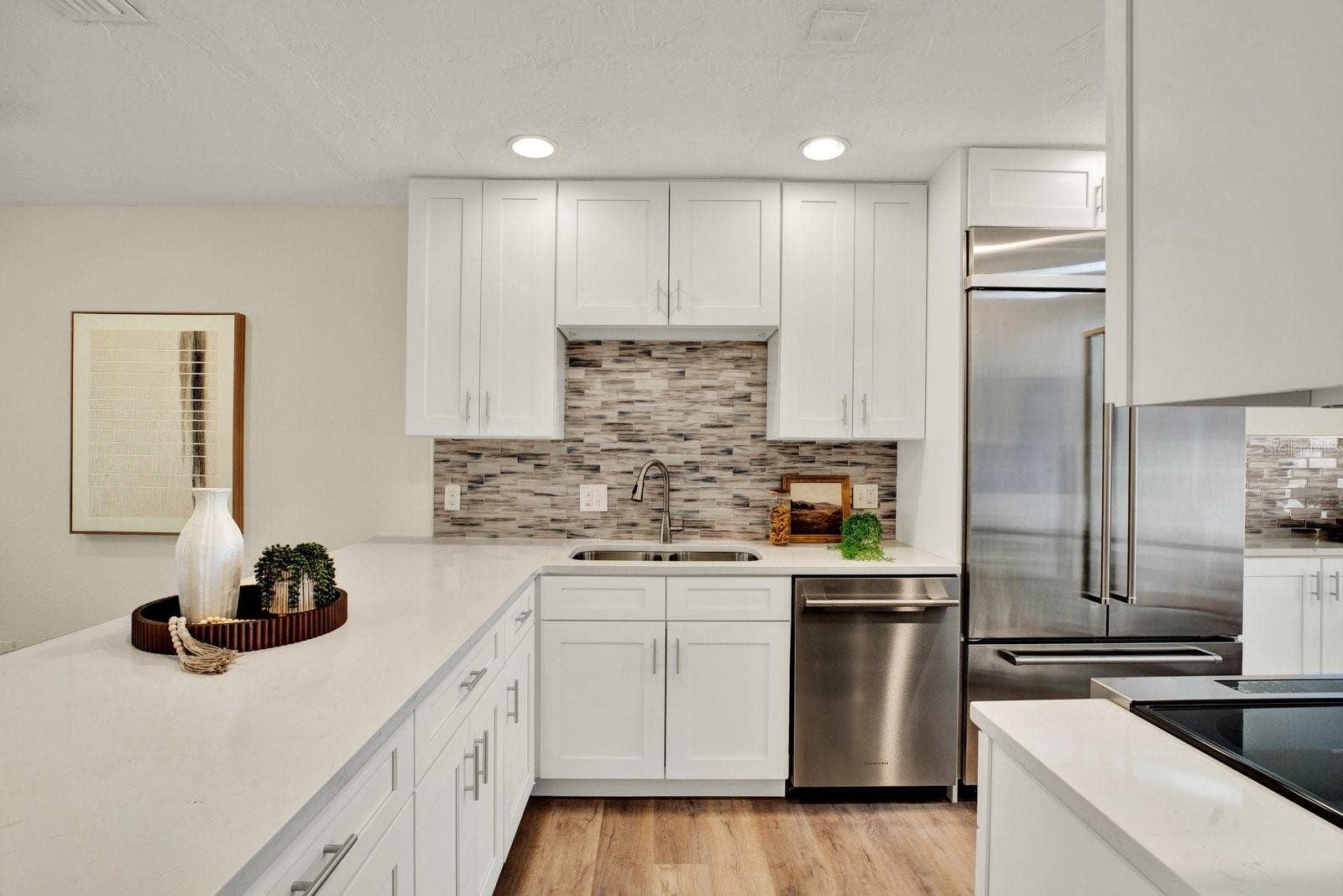 594 BOCA CIEGA POINT BOULEVARD N, St Petersburg, FL 33708 Kitchen