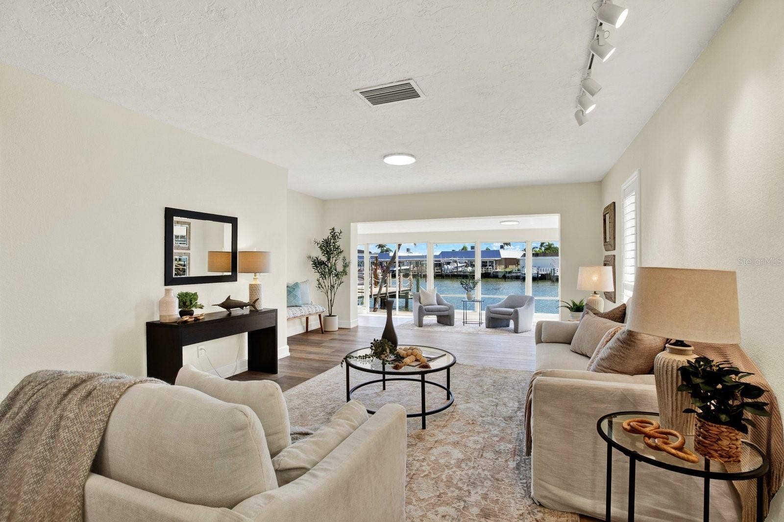 594 BOCA CIEGA POINT BOULEVARD N, St Petersburg, FL 33708 Living Room