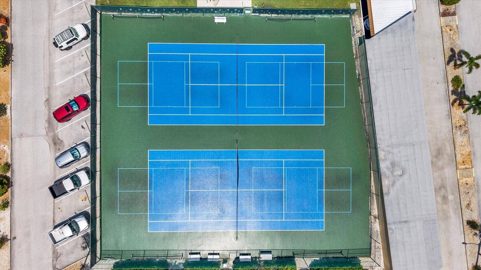 594 BOCA CIEGA POINT BOULEVARD N, St Petersburg, FL 33708 Community Tennis Court