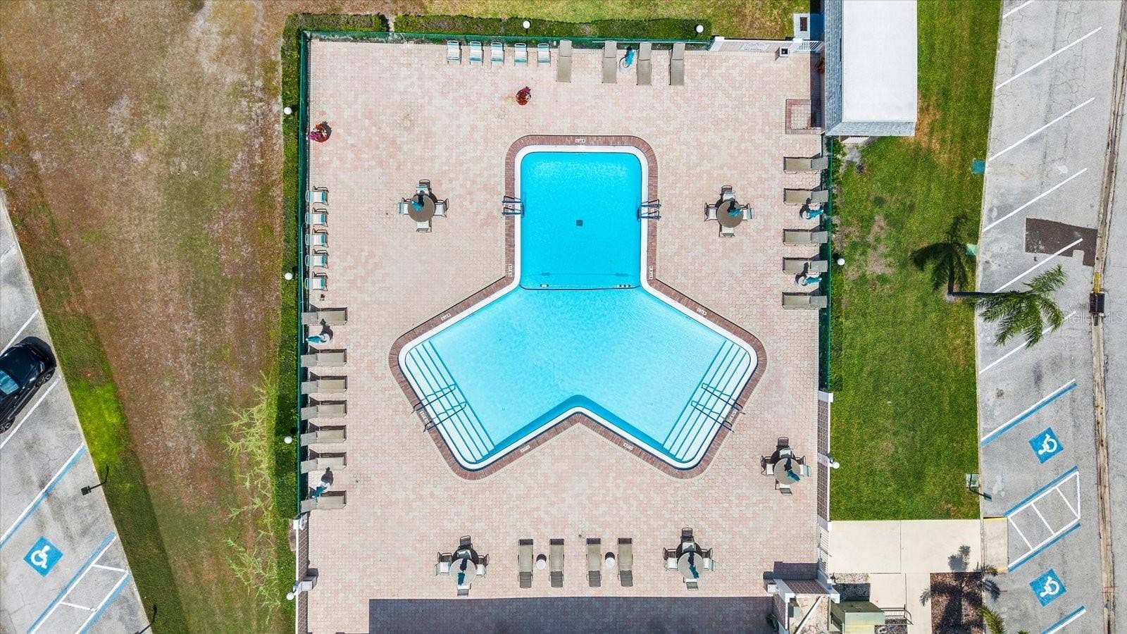 594 BOCA CIEGA POINT BOULEVARD N, St Petersburg, FL 33708 Swimming Pool
