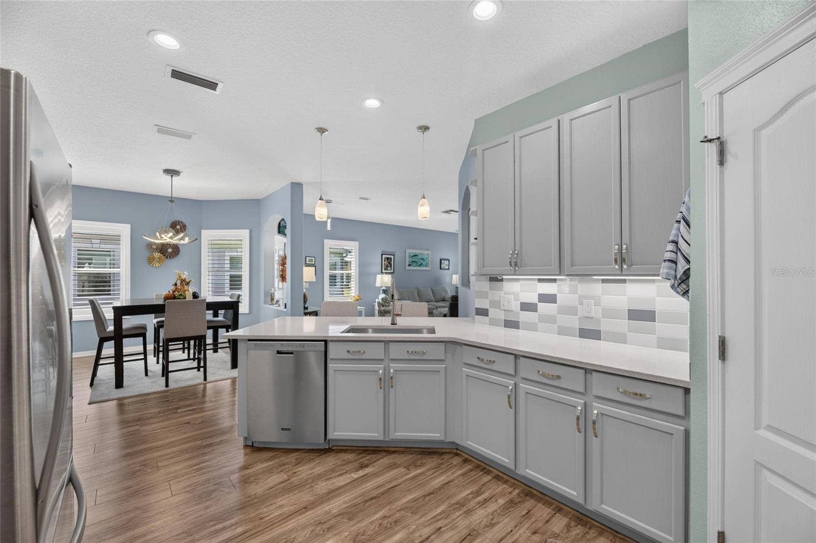 6817 SURREY OAK DRIVE, Apollo Beach, FL 33572 6817 SURREY OAK DRIVE, Apollo Beach, FL 33572