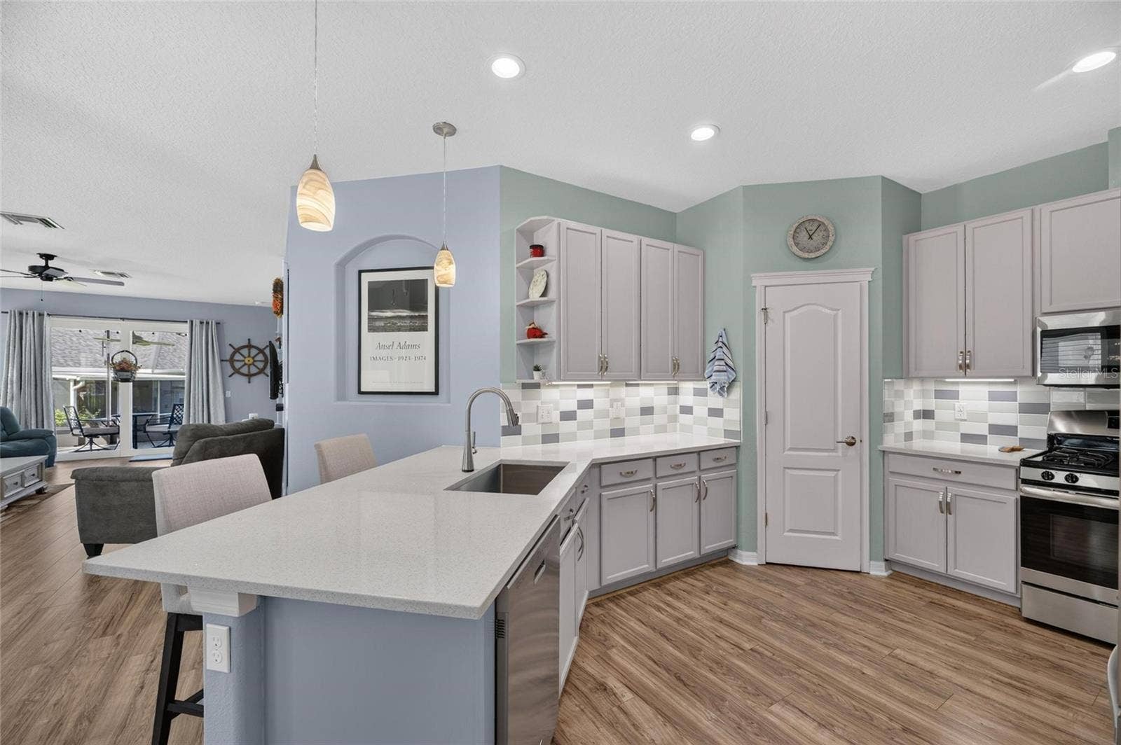 6817 SURREY OAK DRIVE, Apollo Beach, FL 33572 6817 SURREY OAK DRIVE, Apollo Beach, FL 33572