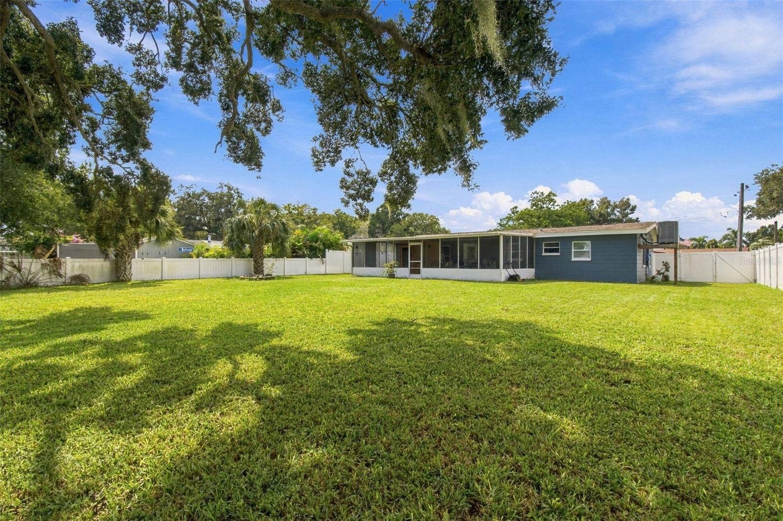 335 COUNTRY CLUB DRIVE, Oldsmar, FL 34677 335 COUNTRY CLUB DRIVE, Oldsmar, FL 34677