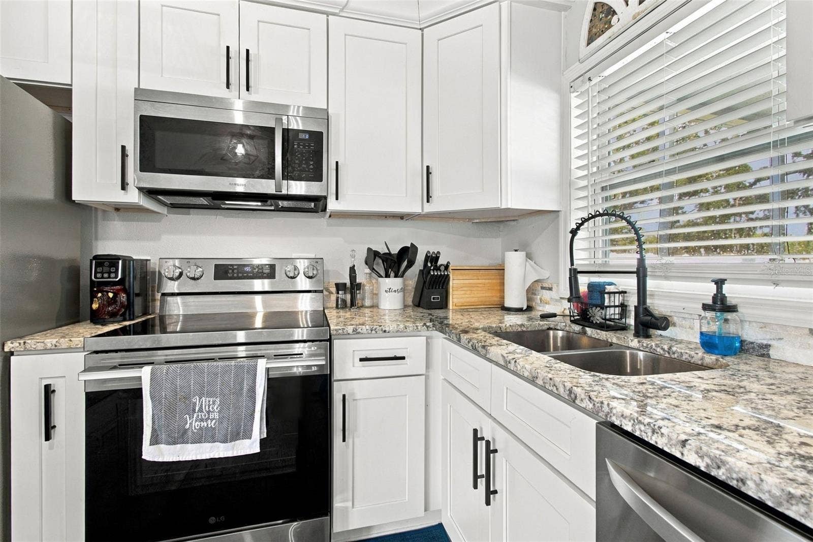 335 COUNTRY CLUB DRIVE, Oldsmar, FL 34677 335 COUNTRY CLUB DRIVE, Oldsmar, FL 34677