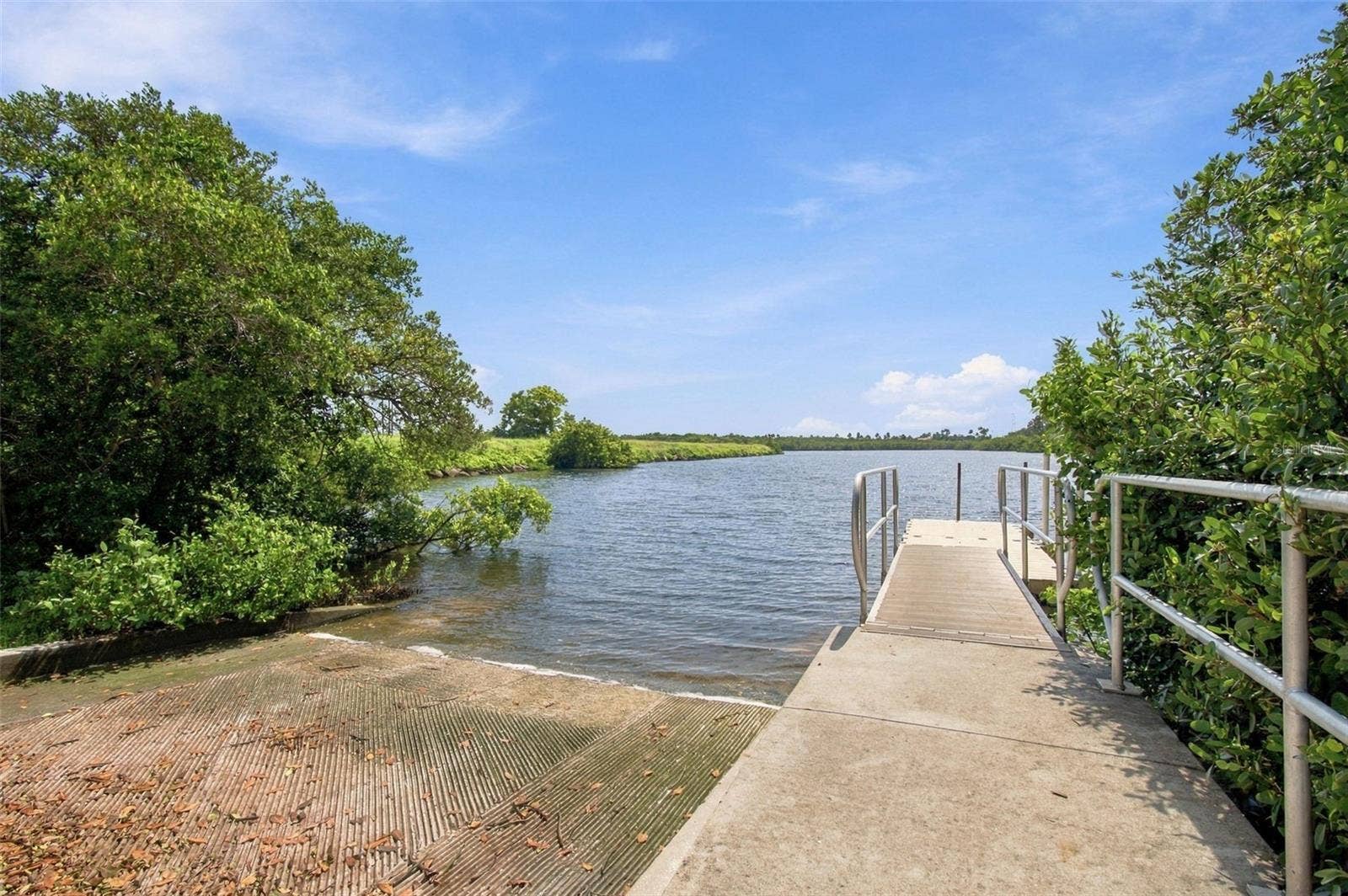 335 COUNTRY CLUB DRIVE, Oldsmar, FL 34677 335 COUNTRY CLUB DRIVE, Oldsmar, FL 34677