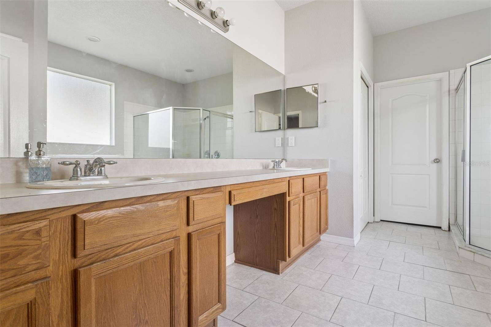 5727 GOLDEN OWL LOOP, Land O Lakes, FL 34638 5727 GOLDEN OWL LOOP, Land O Lakes, FL 34638