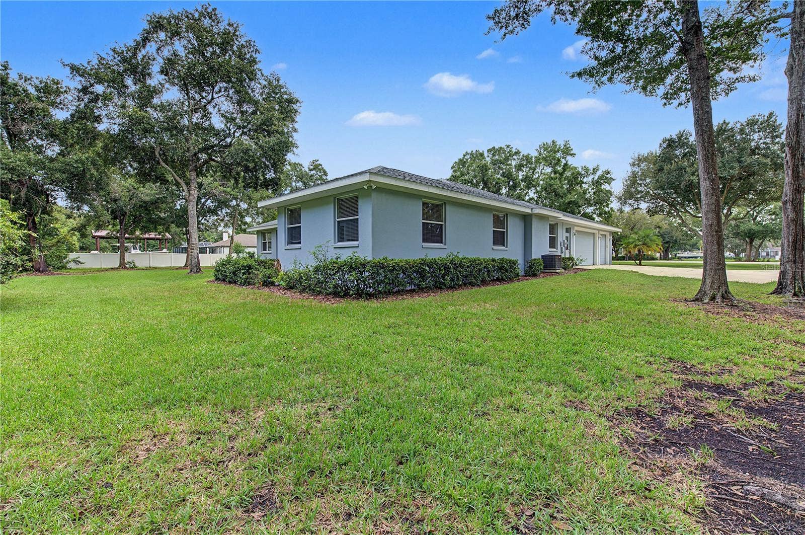 915 LAKE THOMAS LANE, Lutz, FL 33548