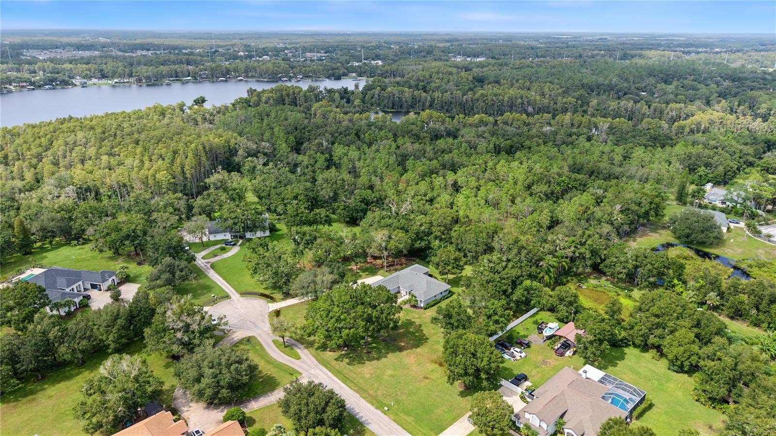 Drone overview of property in the cul de sac.