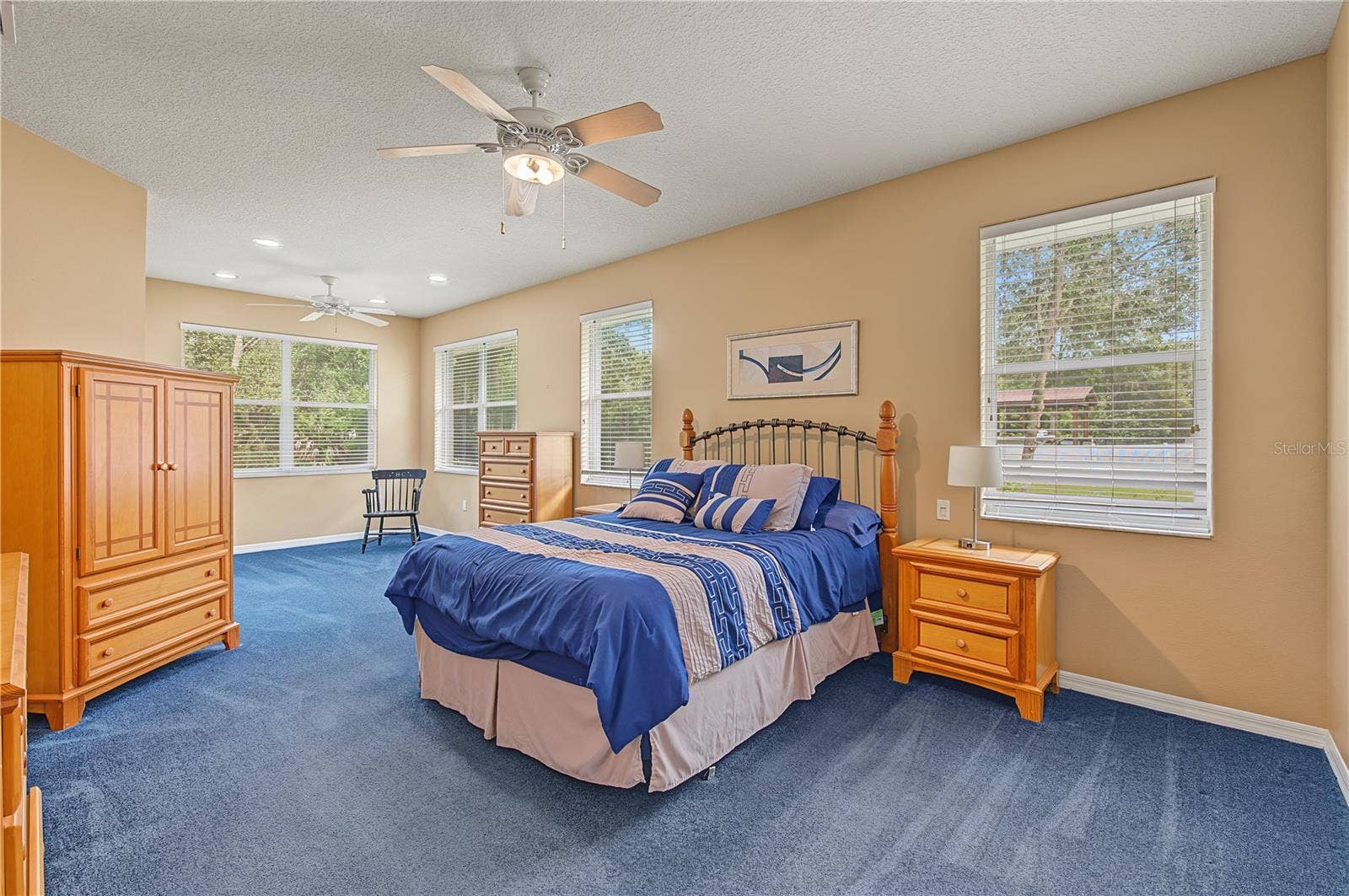 Extra large Master Bedroom, room for a sitting area