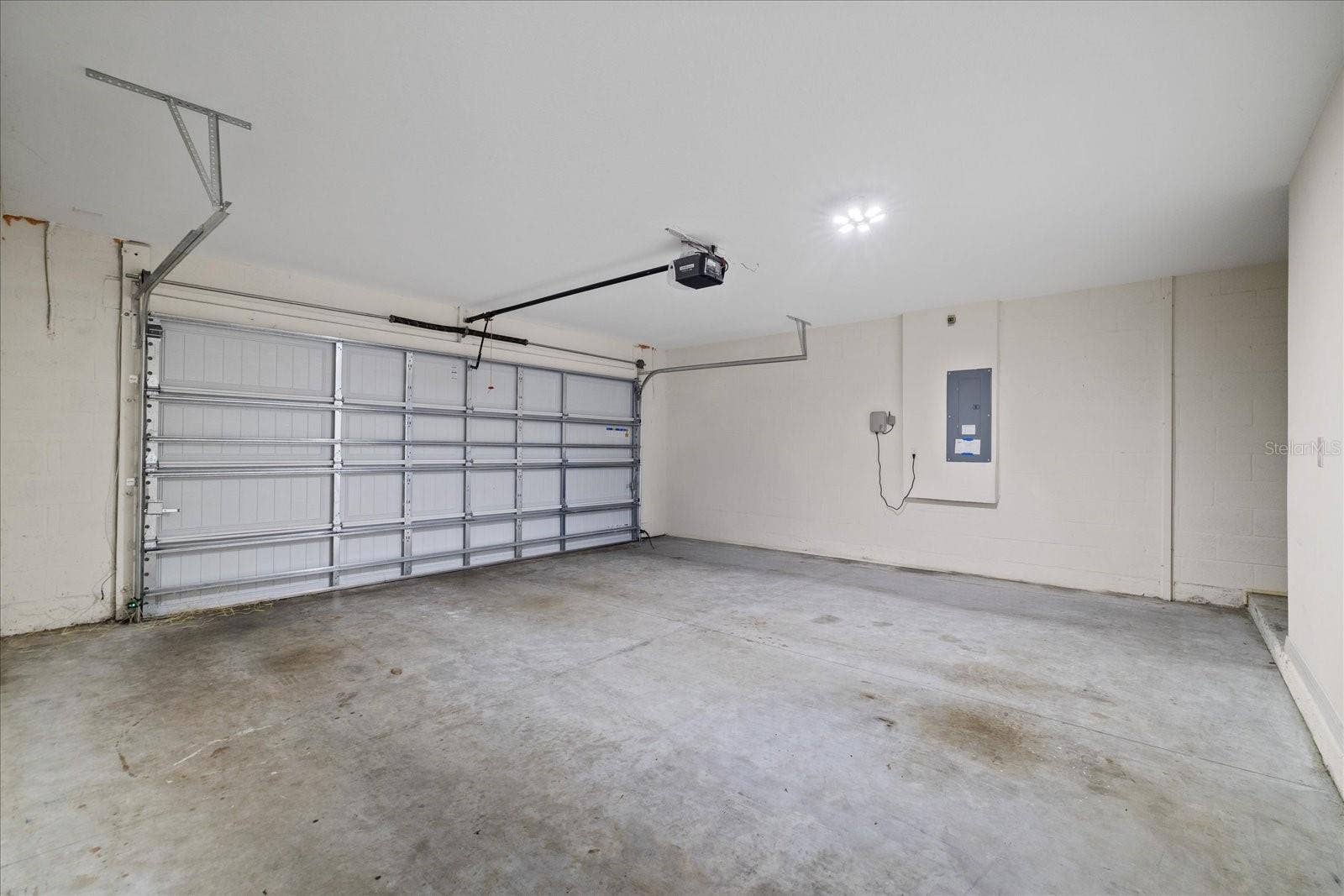 4568 SAND DOLLAR WAY, Zephyrhills, FL 33541 Garage