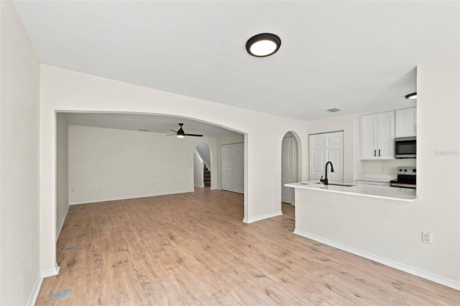 9951 ASHBURN LAKE DRIVE, Tampa, FL 33610 9951 ASHBURN LAKE DRIVE, Tampa, FL 33610