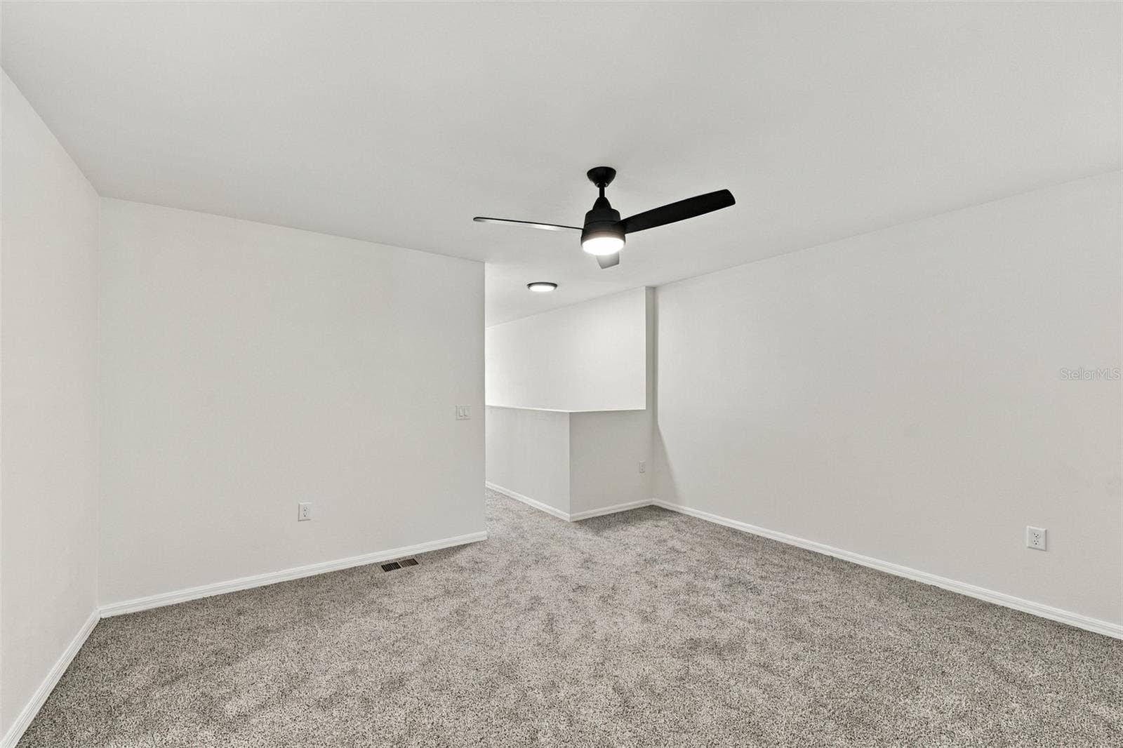 9951 ASHBURN LAKE DRIVE, Tampa, FL 33610 9951 ASHBURN LAKE DRIVE, Tampa, FL 33610