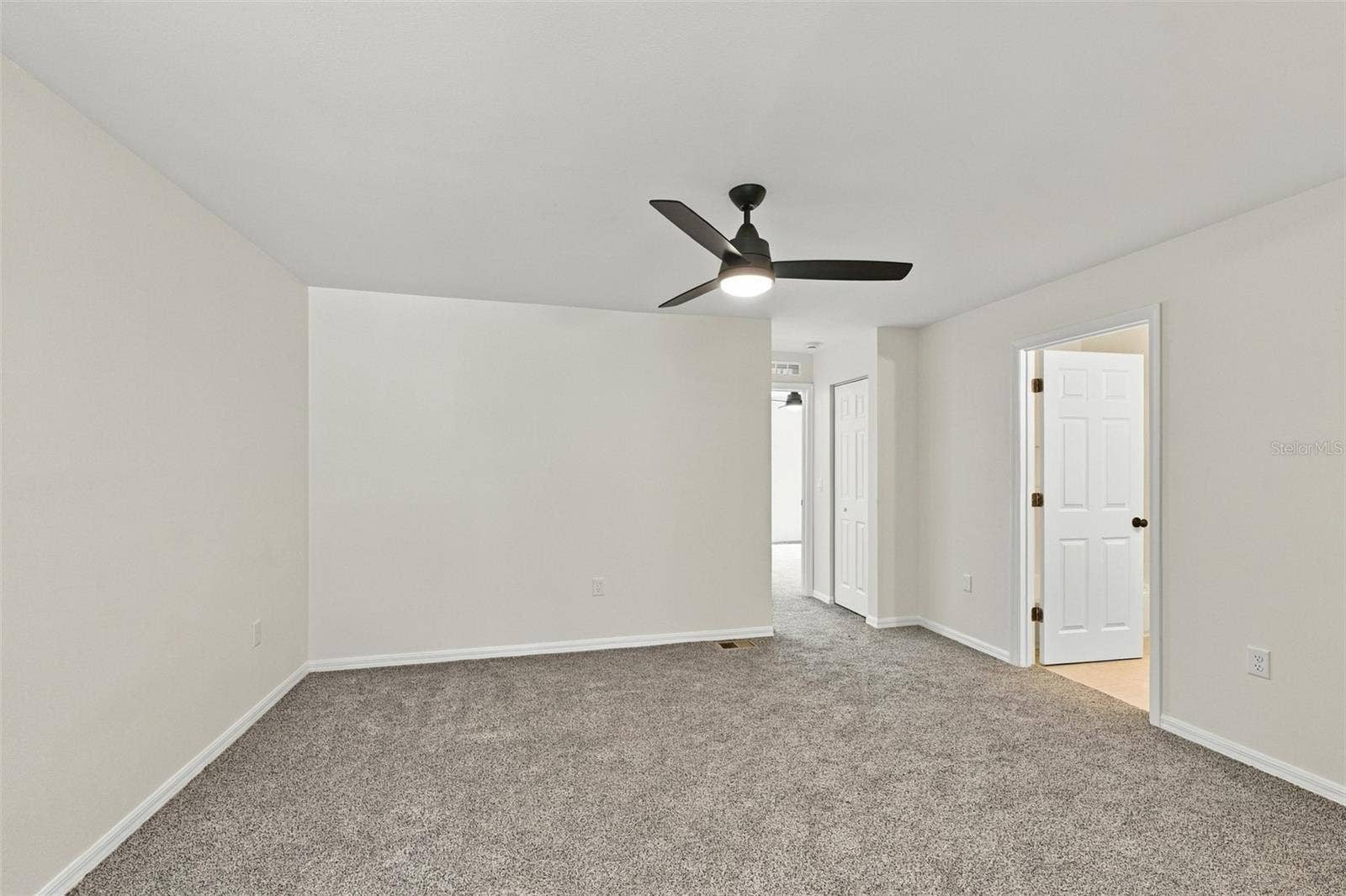 9951 ASHBURN LAKE DRIVE, Tampa, FL 33610 9951 ASHBURN LAKE DRIVE, Tampa, FL 33610