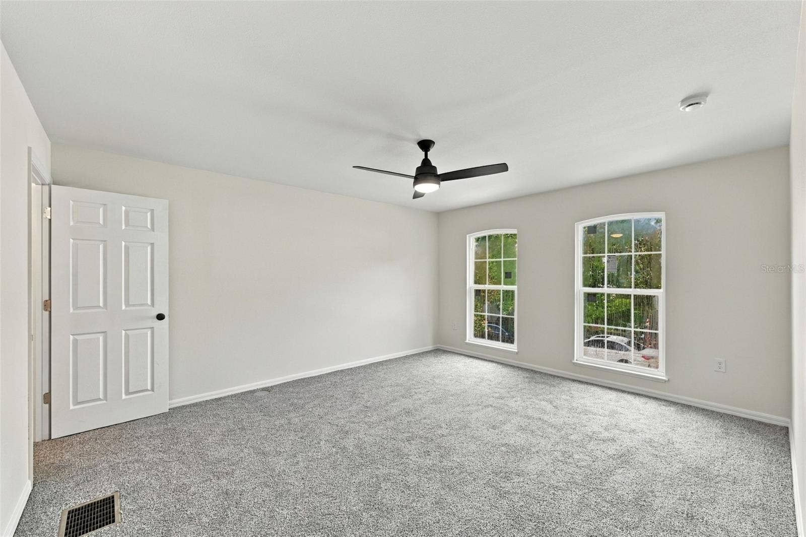 9951 ASHBURN LAKE DRIVE, Tampa, FL 33610 9951 ASHBURN LAKE DRIVE, Tampa, FL 33610
