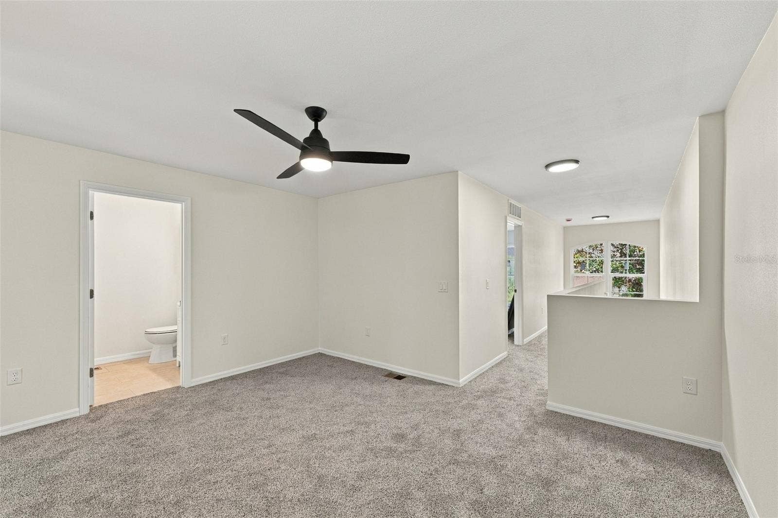 9951 ASHBURN LAKE DRIVE, Tampa, FL 33610 9951 ASHBURN LAKE DRIVE, Tampa, FL 33610