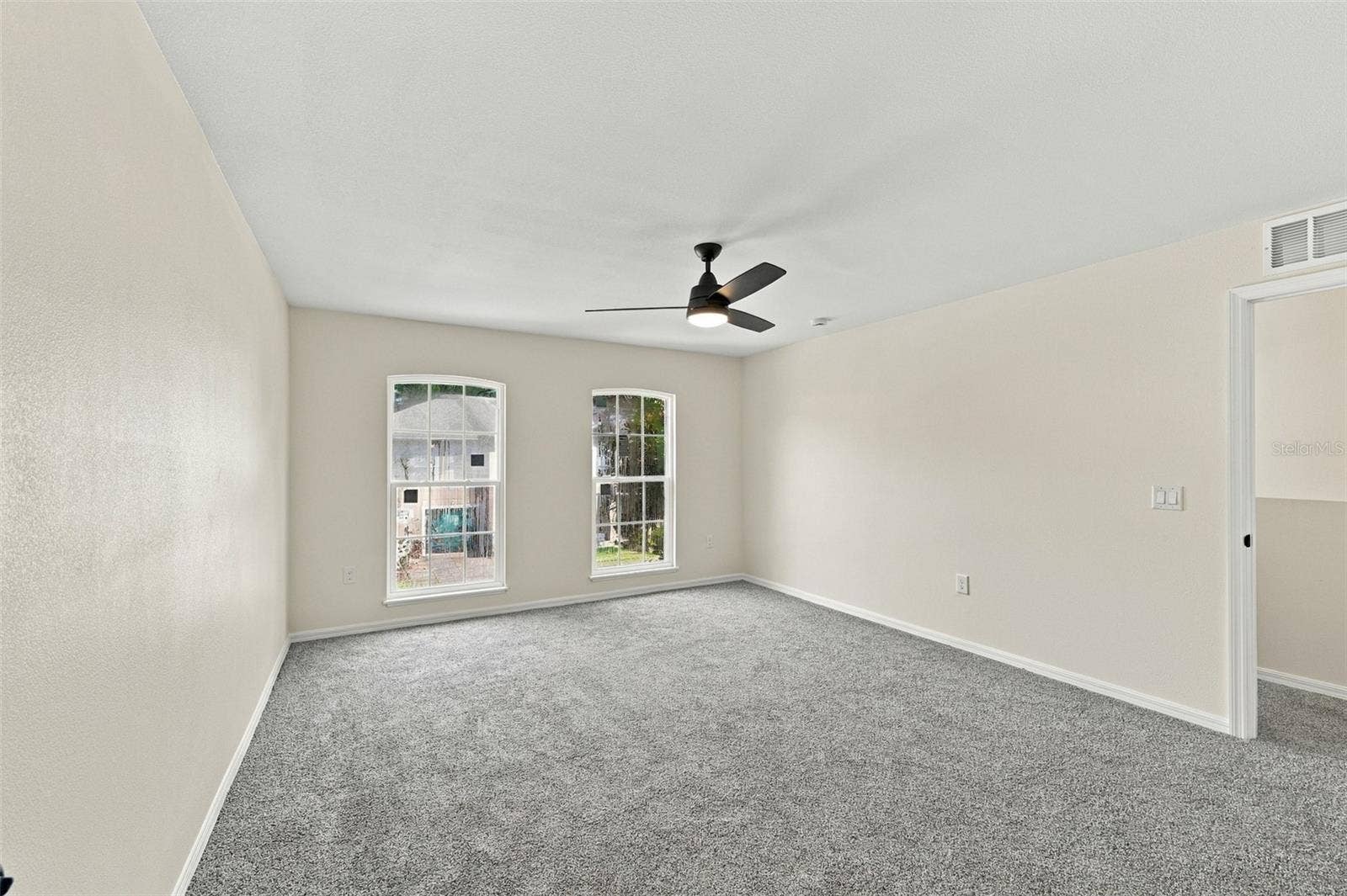 9951 ASHBURN LAKE DRIVE, Tampa, FL 33610 9951 ASHBURN LAKE DRIVE, Tampa, FL 33610