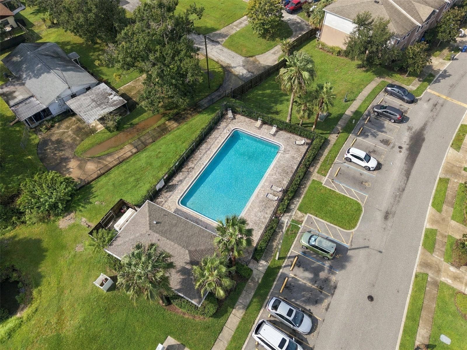 9951 ASHBURN LAKE DRIVE, Tampa, FL 33610 9951 ASHBURN LAKE DRIVE, Tampa, FL 33610