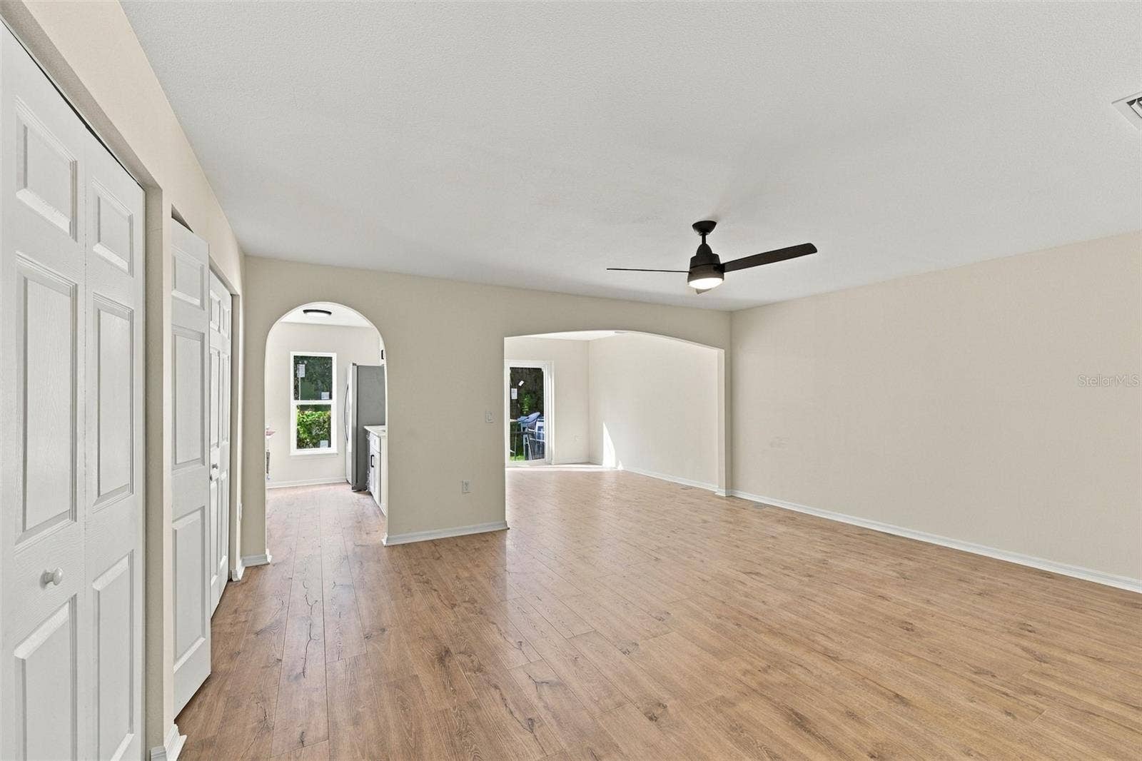 9951 ASHBURN LAKE DRIVE, Tampa, FL 33610 9951 ASHBURN LAKE DRIVE, Tampa, FL 33610
