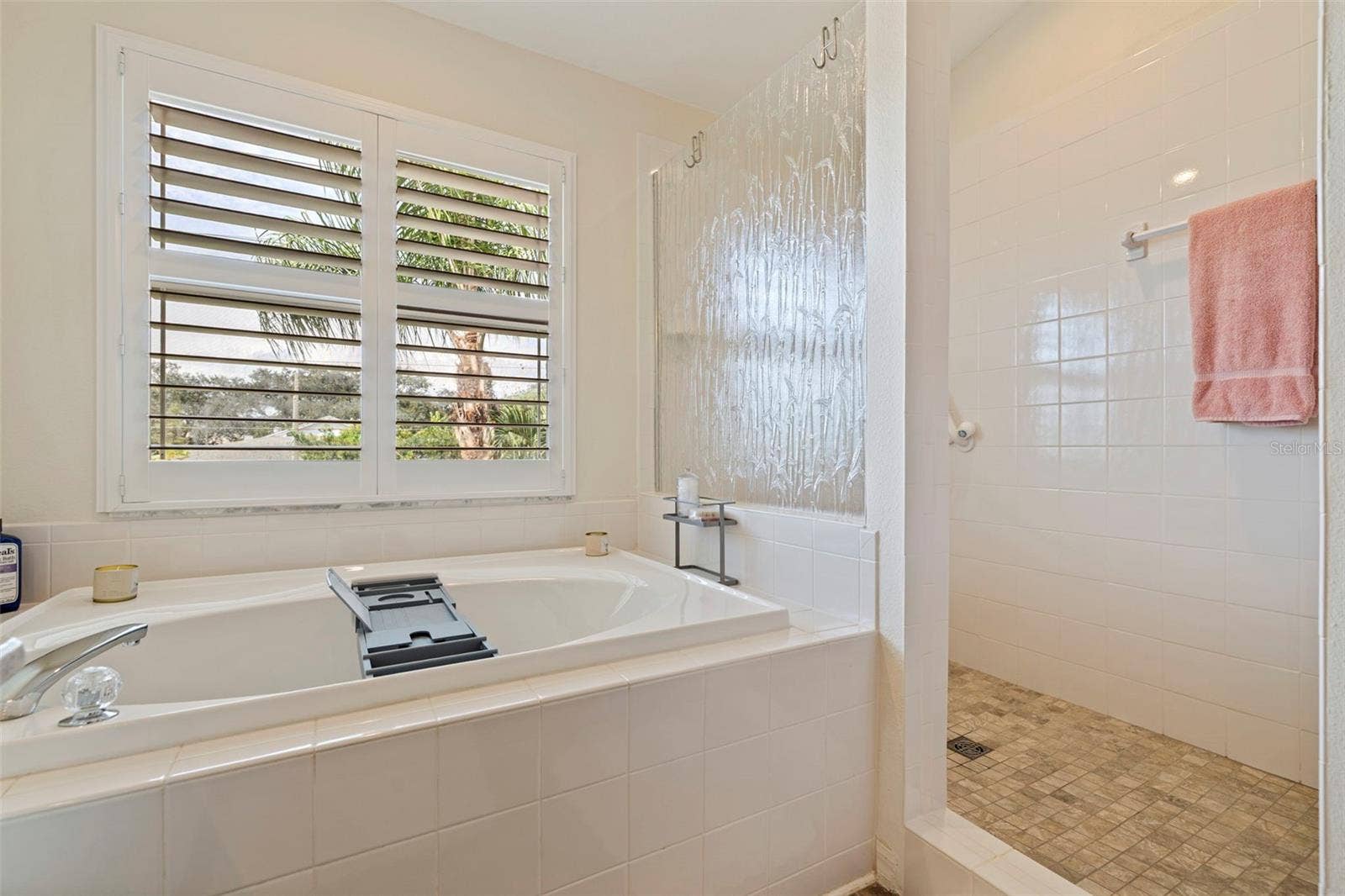 3022 PEPPERWOOD LANE W, Clearwater, FL 33761 3022 PEPPERWOOD LANE W, Clearwater, FL 33761