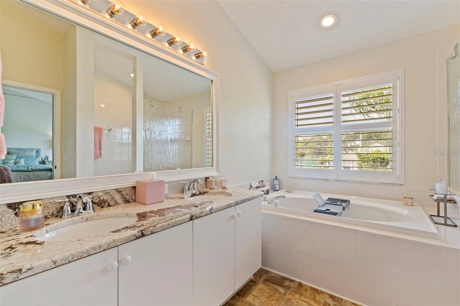 3022 PEPPERWOOD LANE W, Clearwater, FL 33761 3022 PEPPERWOOD LANE W, Clearwater, FL 33761