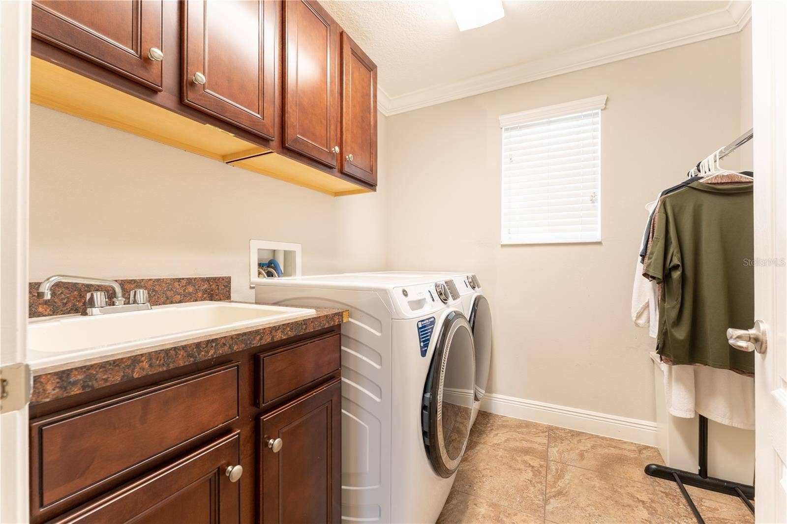 215 PARSONS WOODS DRIVE, Seffner, FL 33584 215 PARSONS WOODS DRIVE, Seffner, FL 33584